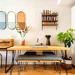 Beautiful & Cosy Harbourside Apartment - Free Parking
